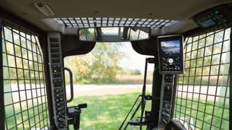 13 CASE TR340B forward operator view